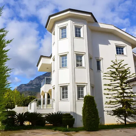 Elamir Szálloda 4*